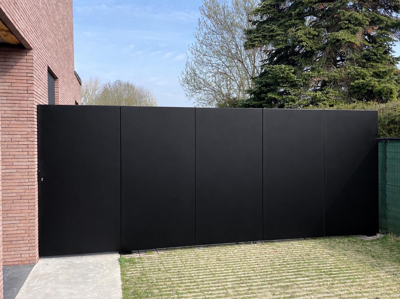 Abstracte zwarte metalen poort